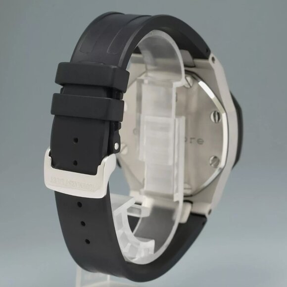 MINT Audemars Piguet Black Two Tone With Full Box - Picture 5 of 6